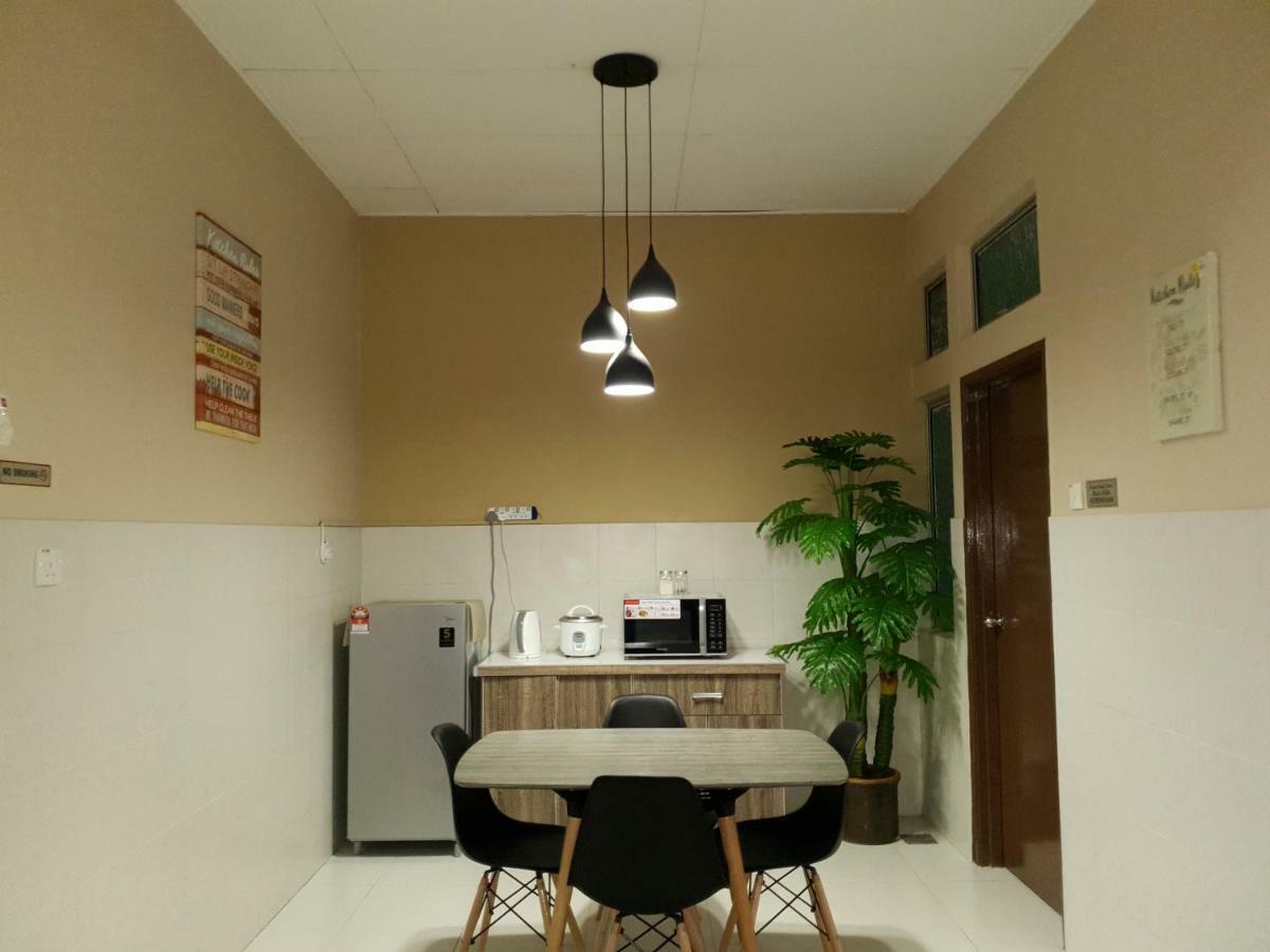 Lindanazri Homestay Mitc Melaka Exterior foto